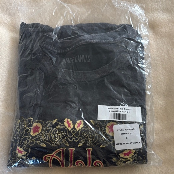 Tops - Vintage Canvas Black Graphic T-Shirt